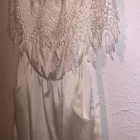 Beautiful ivory/white strapless party dress - Picture 2 of 7